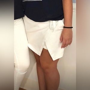 White Vineyard Vines Skort🐳
